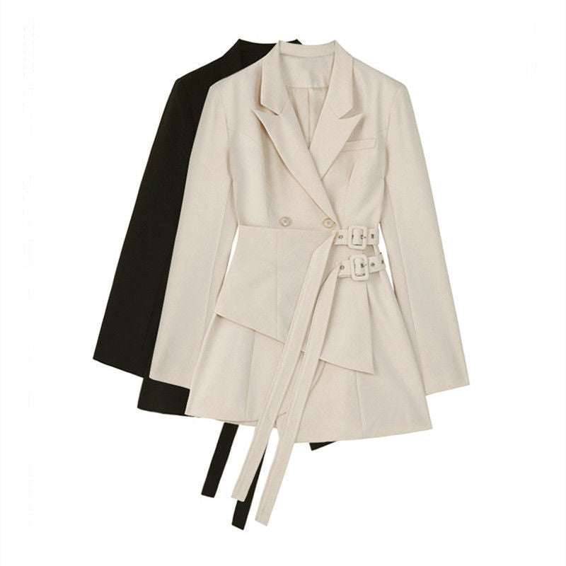 Women's belted blazer