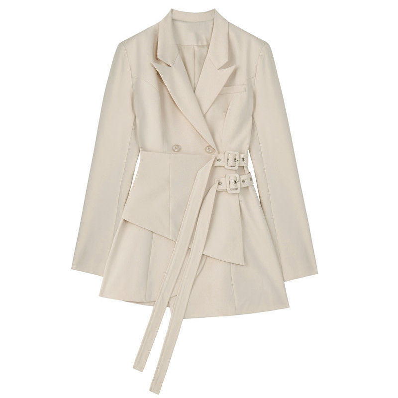 Women's belted blazer